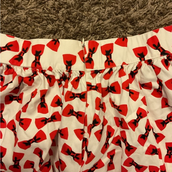 Red Bow Patterned Skirt - Picture 7 of 8